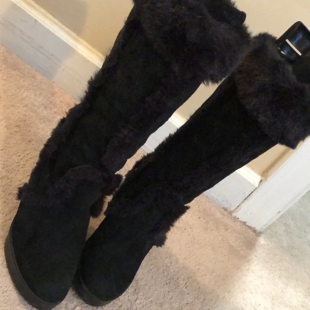 Black fur winter boots